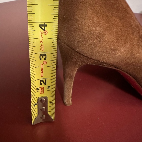 *** Size 38 1/2 Christian Louboutin Ron Ron Brown Suede Heels. - Picture 12 of 12